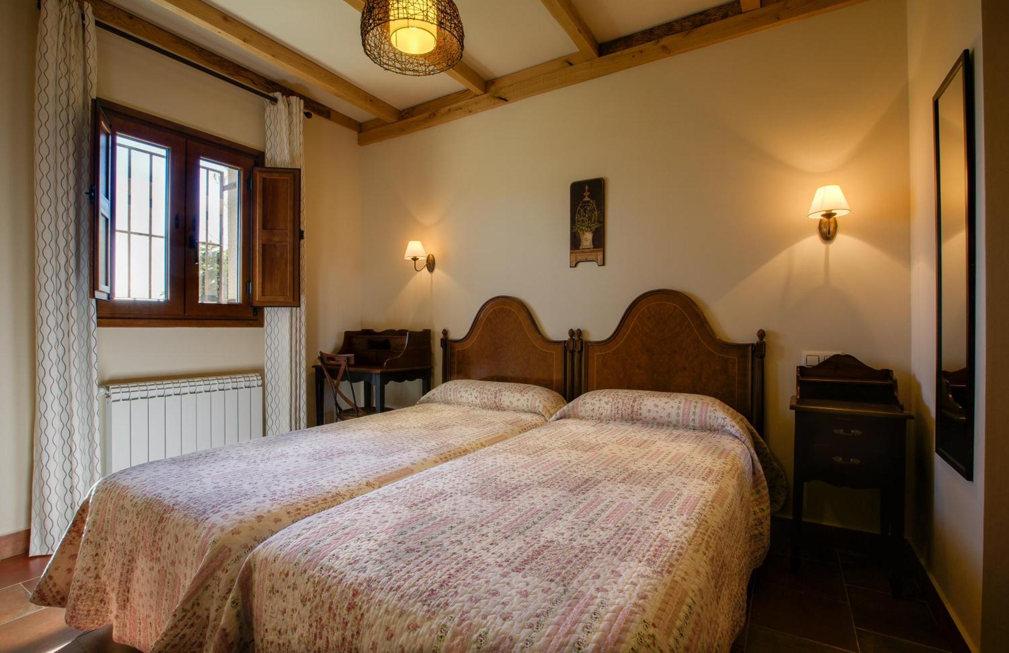 Apartamentos El Jardín del Poeta Guijo de Granadilla Quarto foto